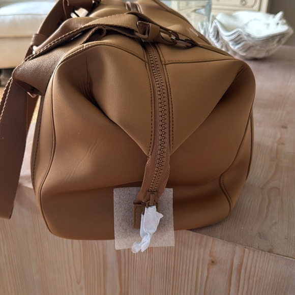 NWT Dagne Dover Landon Carryall Duffel Bag - Picture 11 of 16